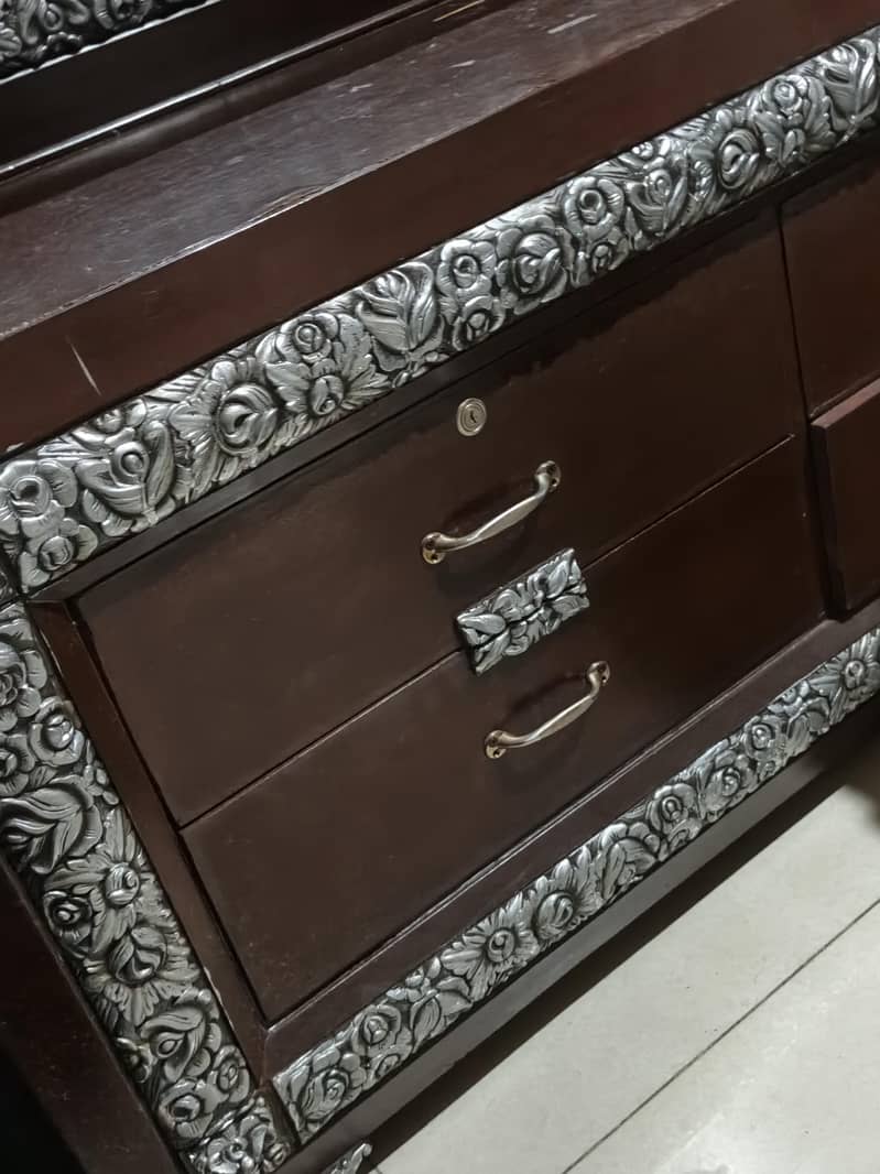 dressing table 2
