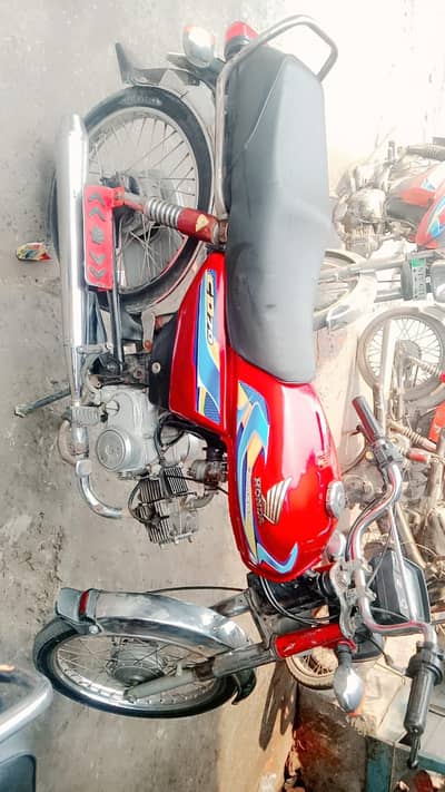 ok Bick koi Kam nhi hona Wala bayo matak moka par