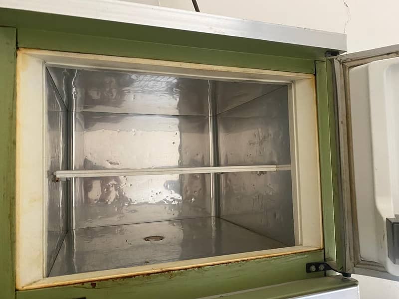 Refrigerator 0