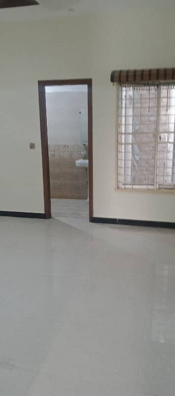 5 Marla with gas 5 beds house