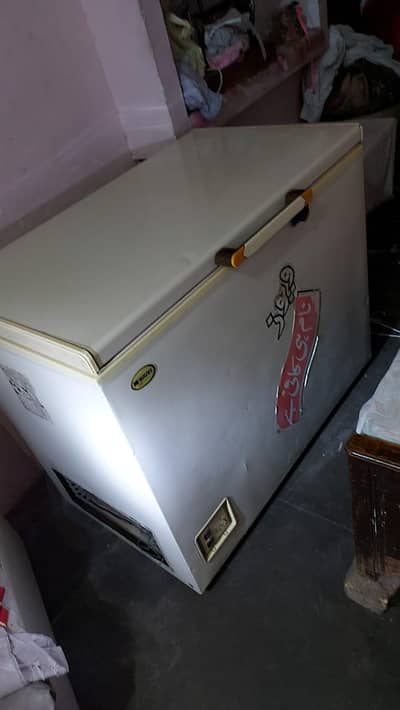 Waves deep freezer