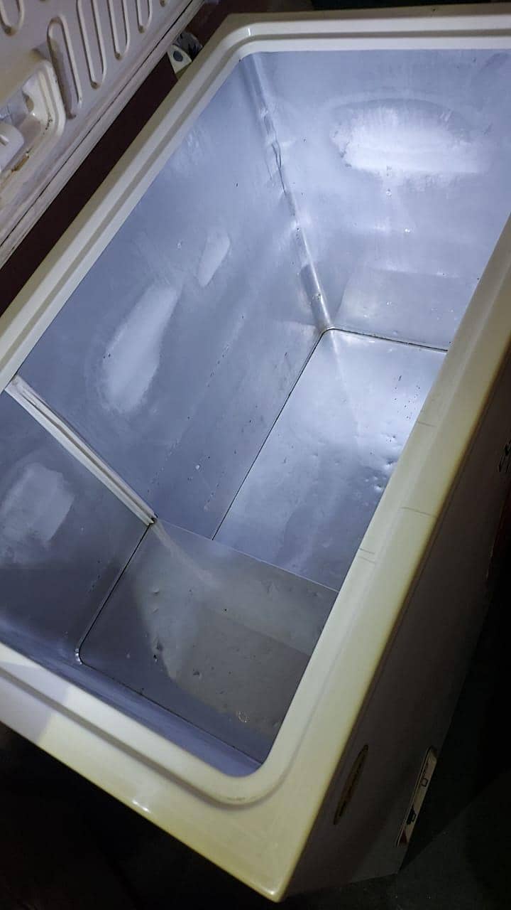 Waves deep freezer 1