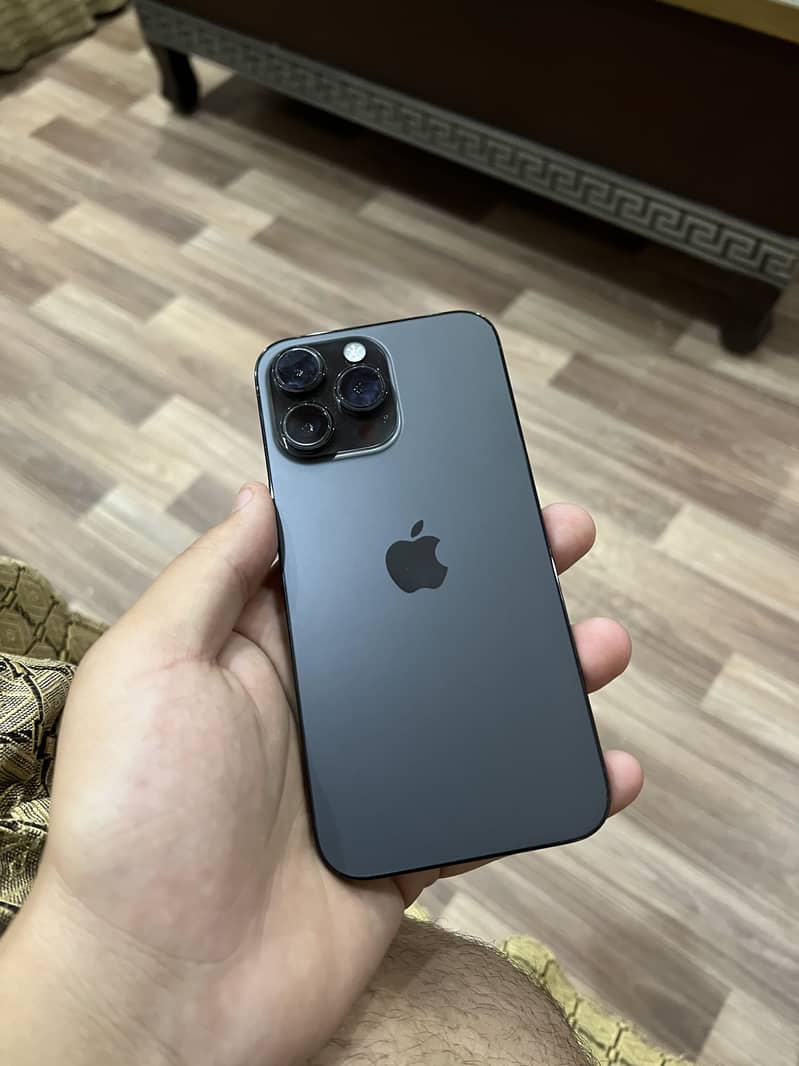 Iphone 14 pro max. 3