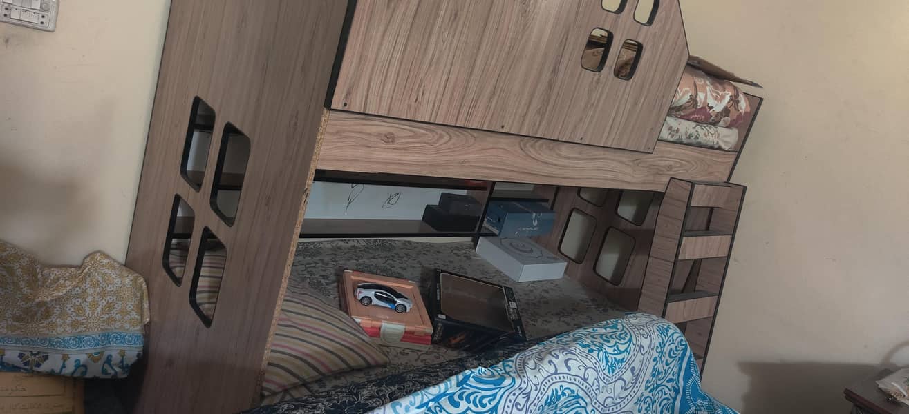 bunk bed 0