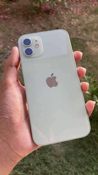 Apple iPhone 12