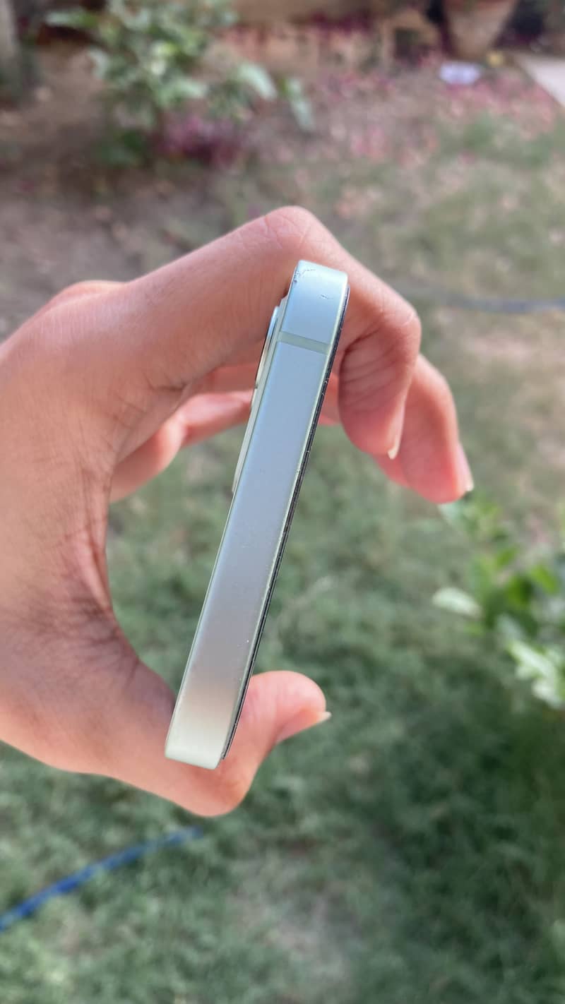 Apple iPhone 12 5