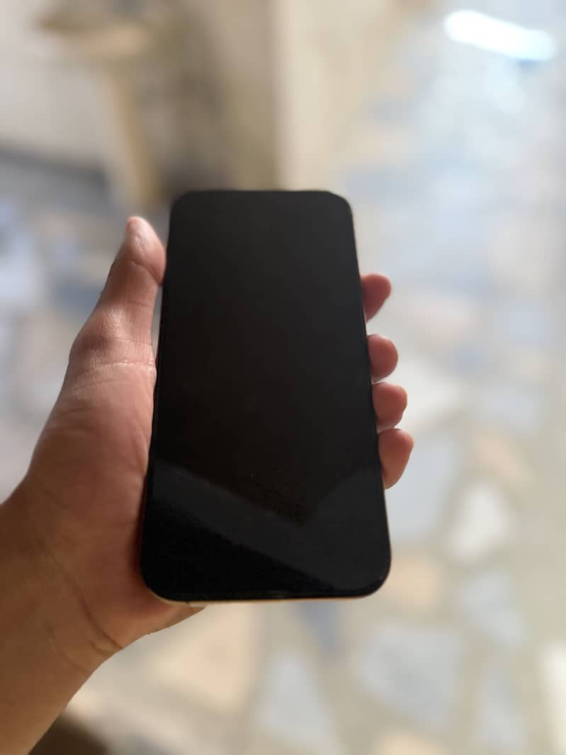 Iphone 16 pro max 3