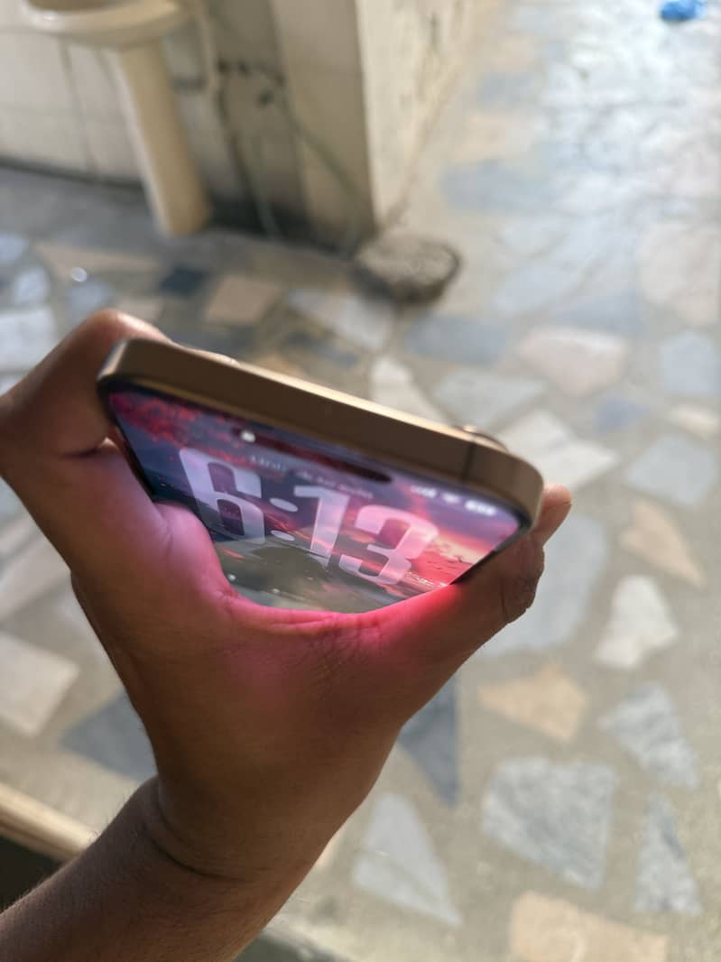 Iphone 16 pro max 5