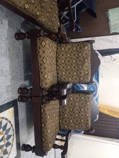 sofa urgent sale Jada location