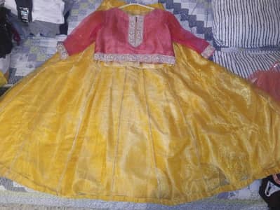 beautiful mehdni dress for functions