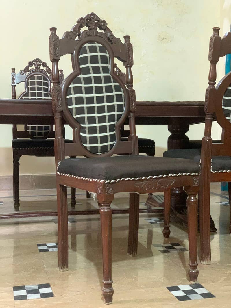 ڈاننگ ٹیبل 2