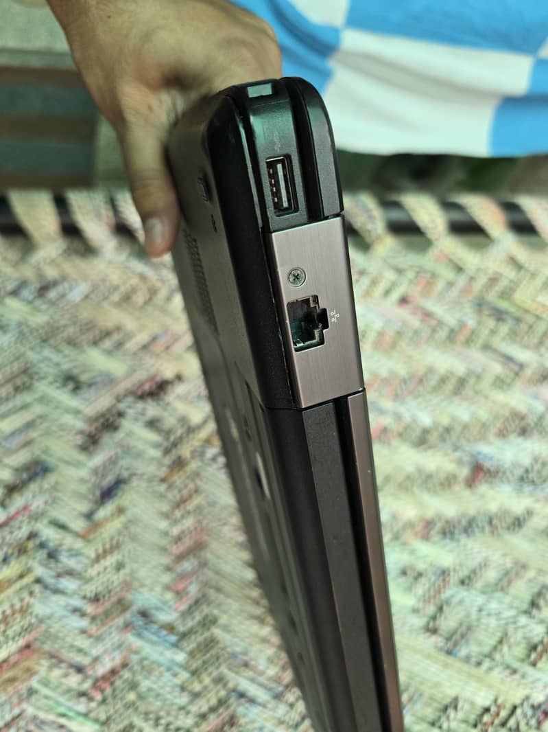 DELL Latitude E5540 0