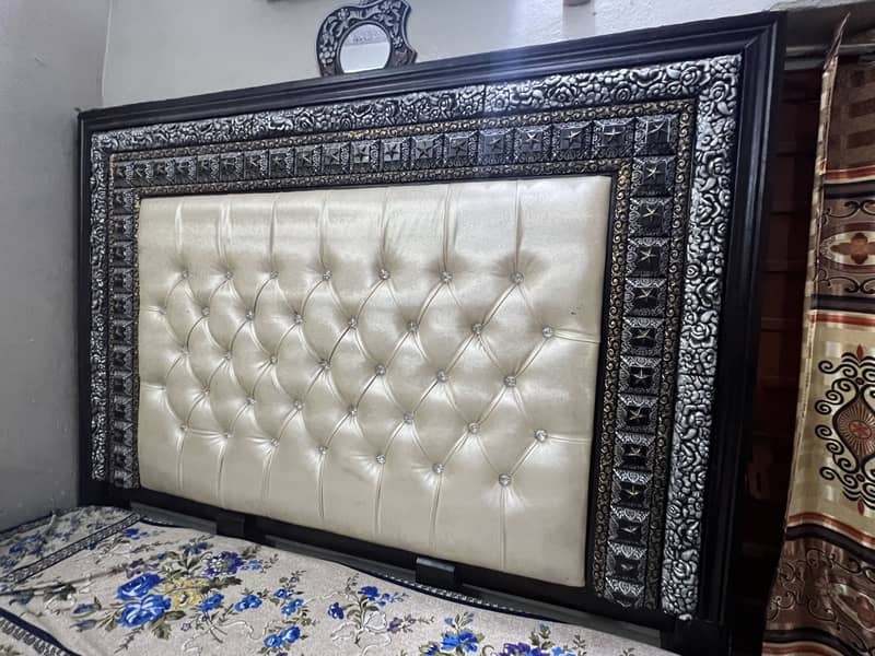 Bed with dressing set 3