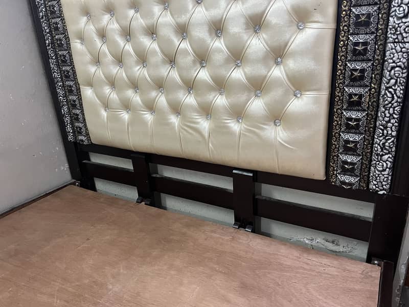 Bed with dressing set 5