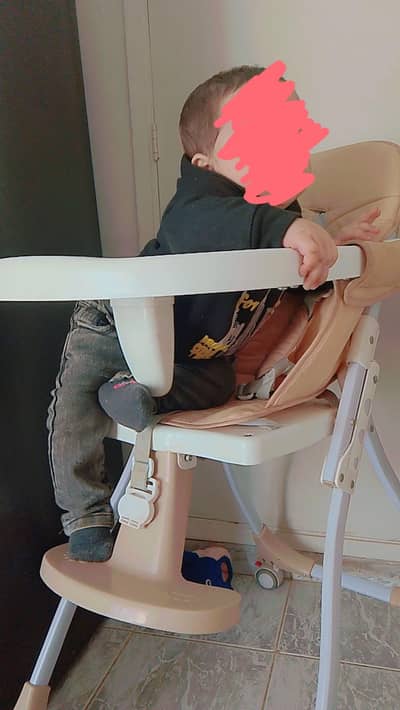 baby high chair full new in condition
