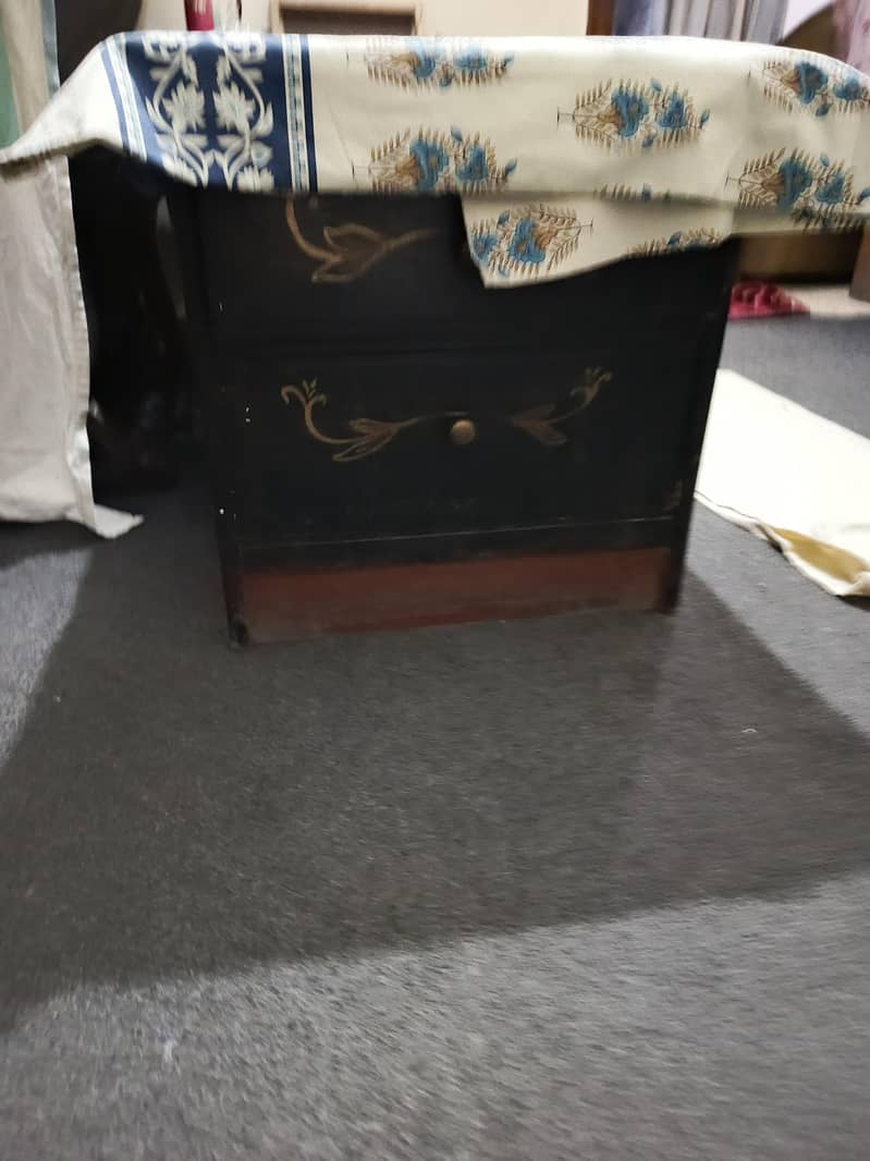 Bed with Side tables 4