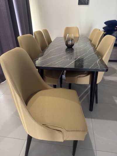 8 Seater Dinning table