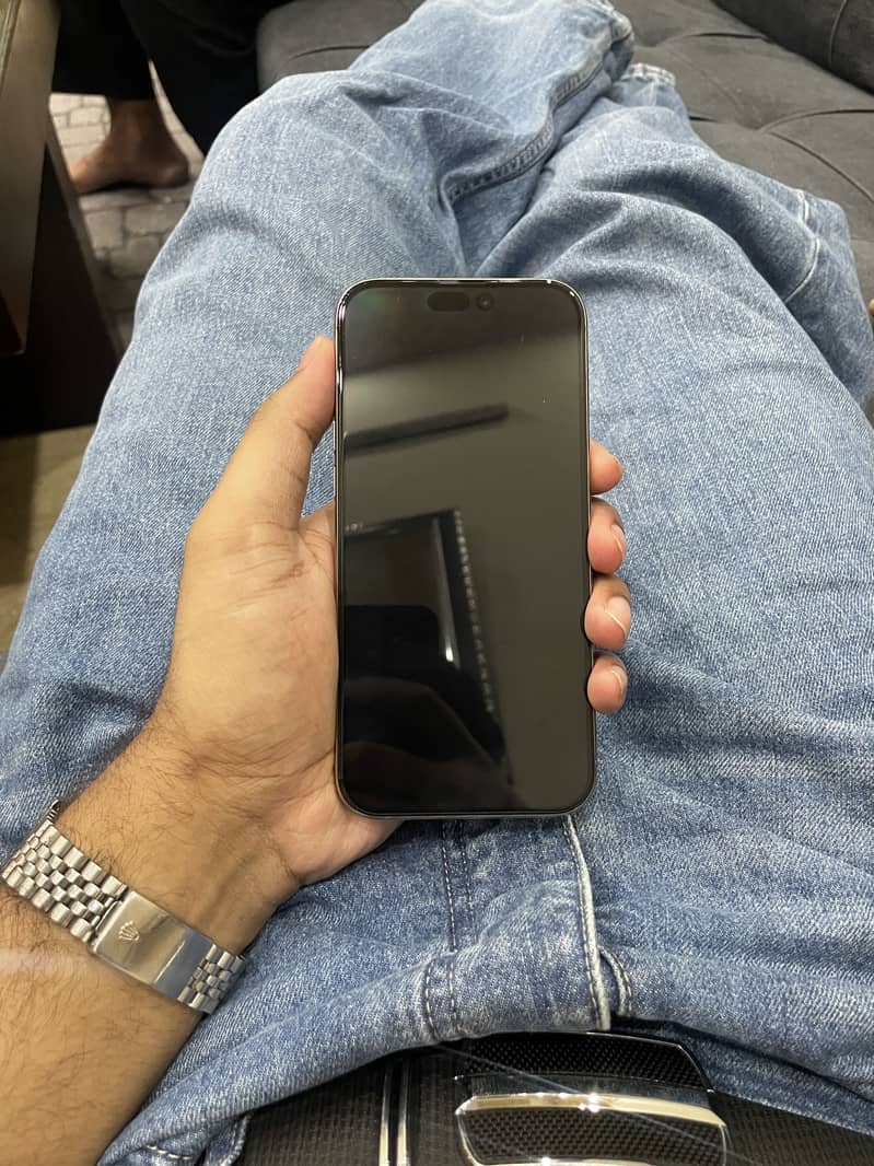 Iphone 16 pro max 1