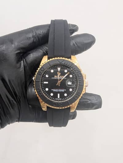 Premium Luxury analogue watches available in premium quality