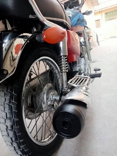 HONDA CG125 . .
