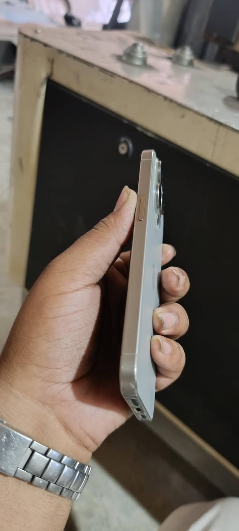 iPhone 15 pro max 4
