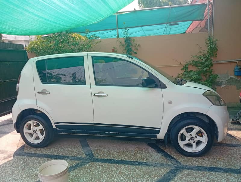 spacious car 7