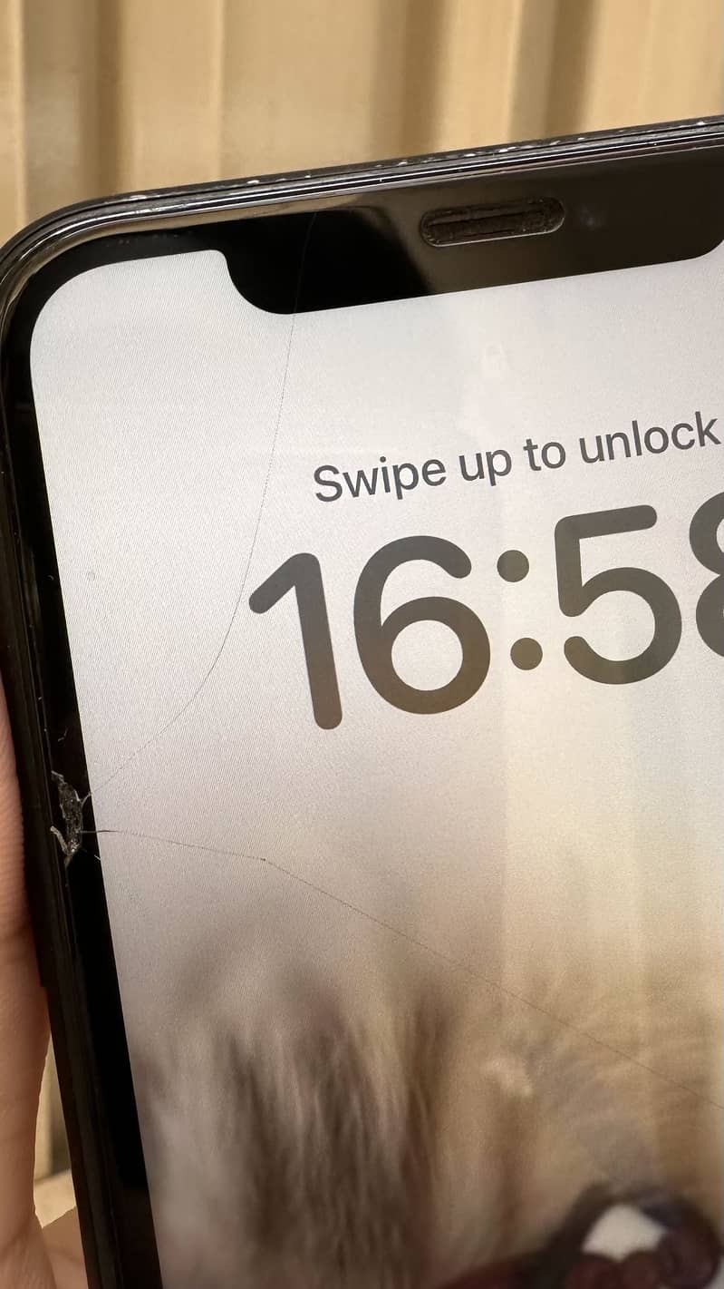 iPhone XR mint condition 1