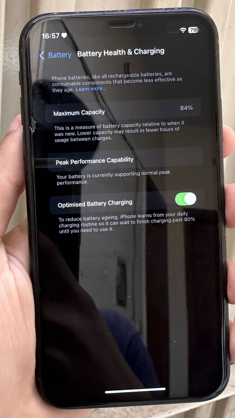 iPhone XR mint condition 2