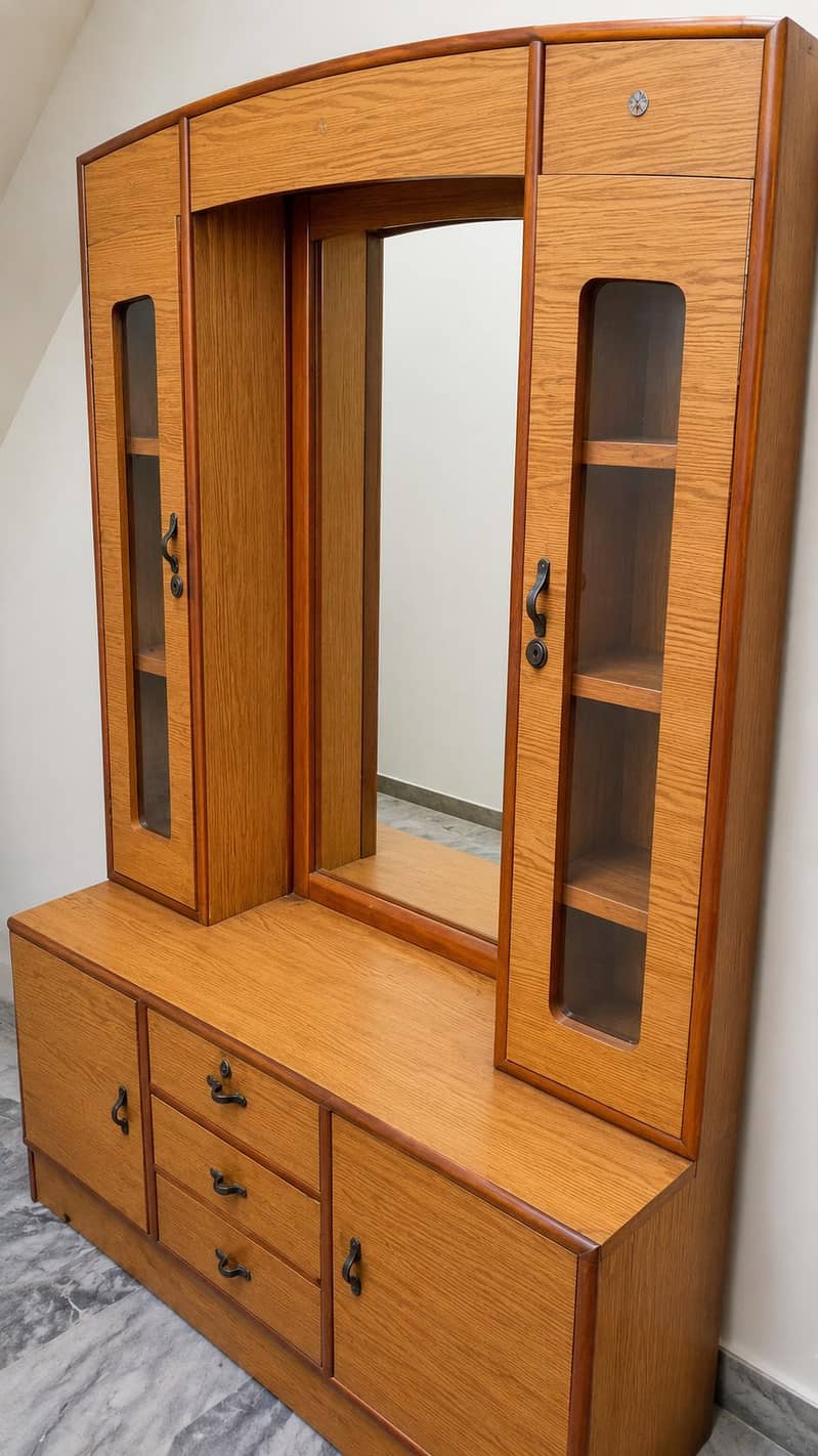 Dressing table 0