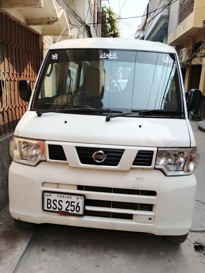 Nissan clipper. . 13/17. . menual. . 80%jenion