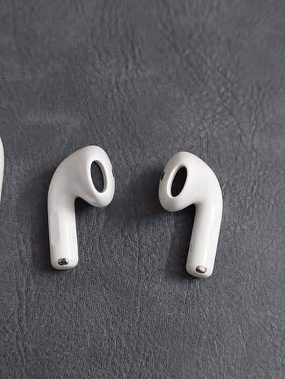 AirPods 4 ANC (Active Noise Cancelation)