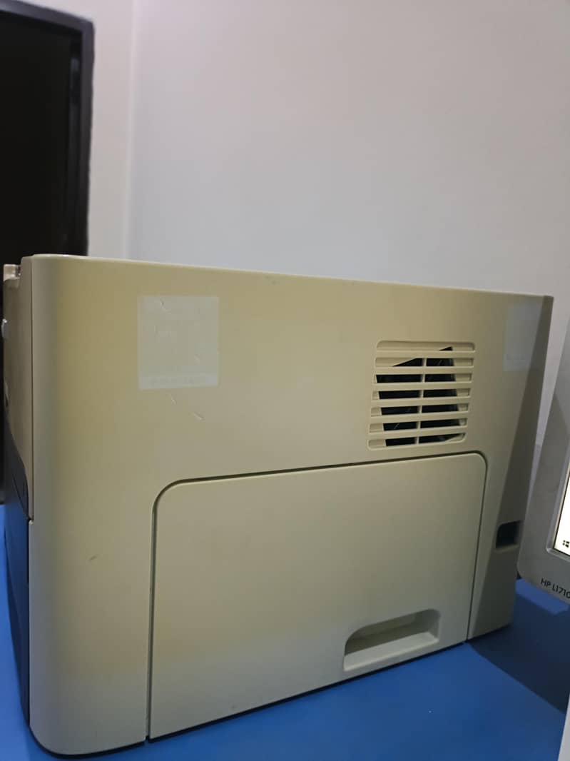 HP LaserJet 1320dn Duplex & Network Printer 2