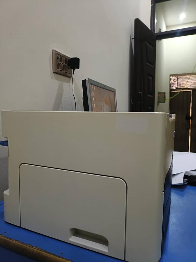 HP LaserJet 1320dn Duplex & Network Printer 3