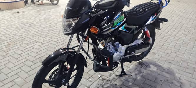 Honda CB125F Black