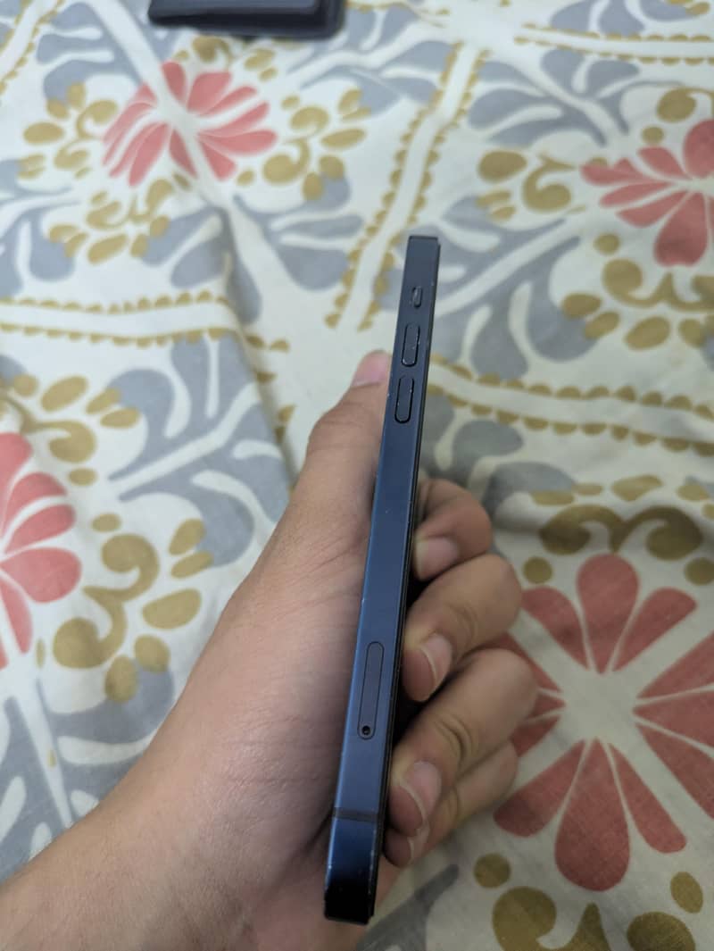 iphone 12 4