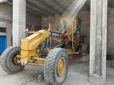 2 Caterpillar motor grader  21nd 140g 2nd 14g
