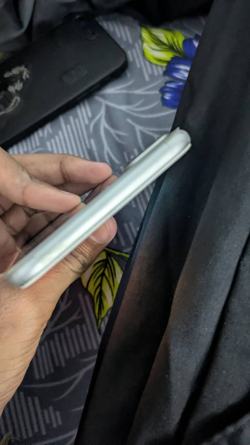 Iphone 7 plus no scratch 0