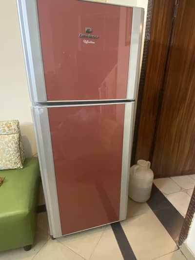 DAWLANCE FRIDGE FULL  SIZE FOR SALE URGENT