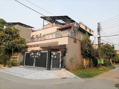 Unoccupied Corner House Of 10 Marla Is Available For sale In Marghzar Officers Colony