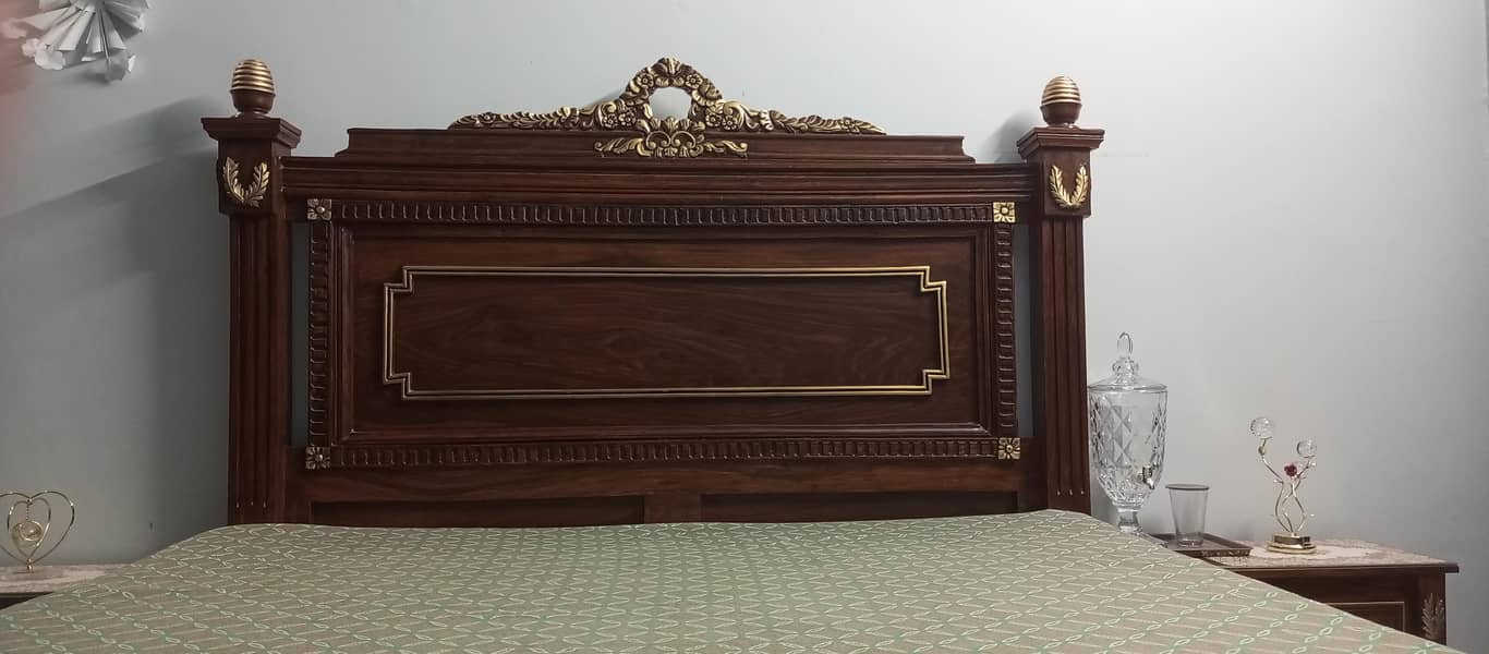 Bed set and dressing table 1