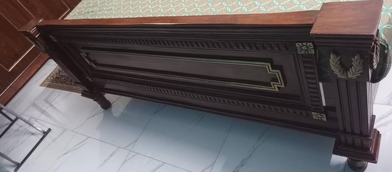 Bed set and dressing table 2
