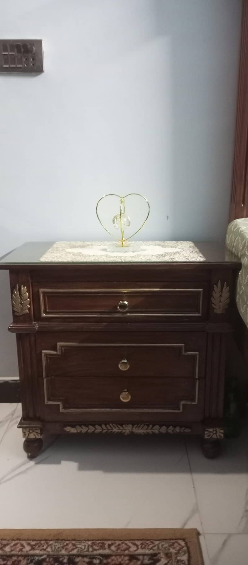 Bed set and dressing table 4