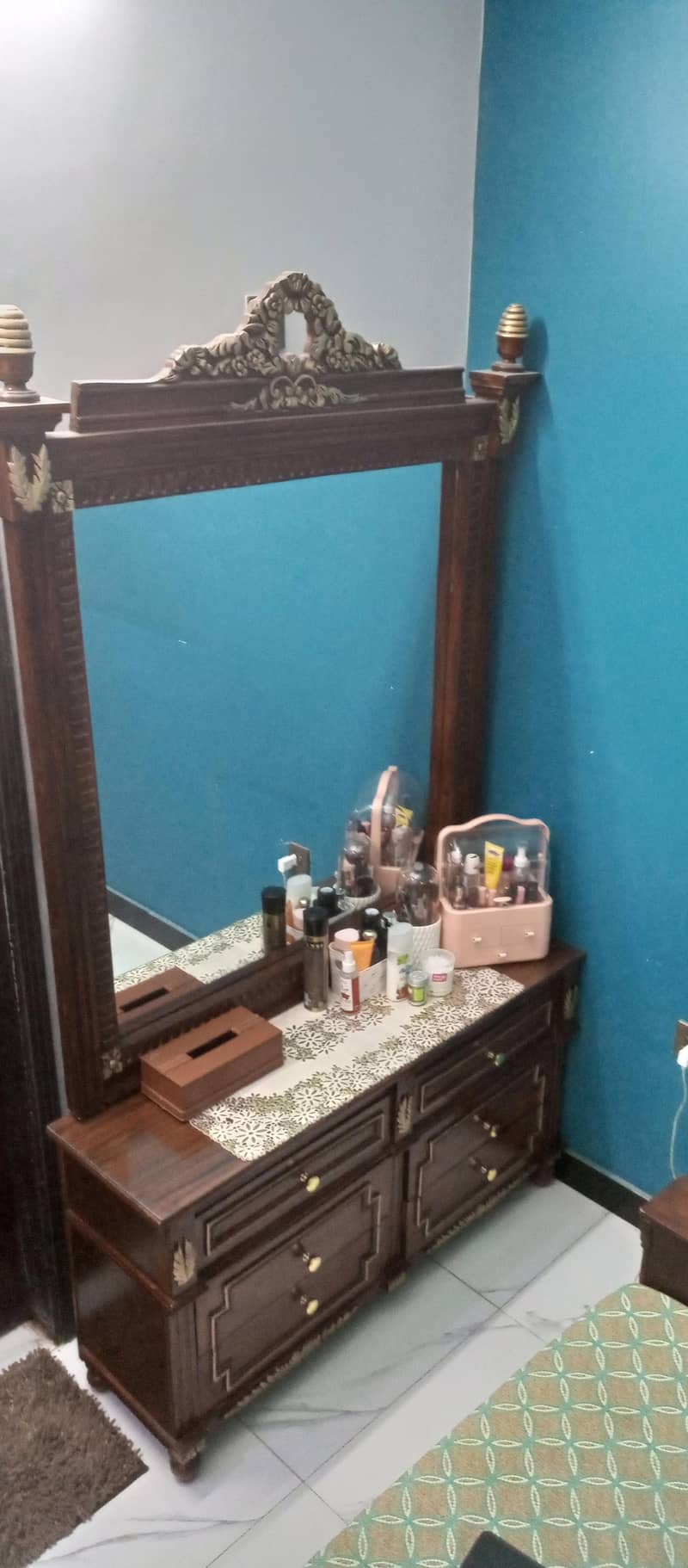 Bed set and dressing table 7