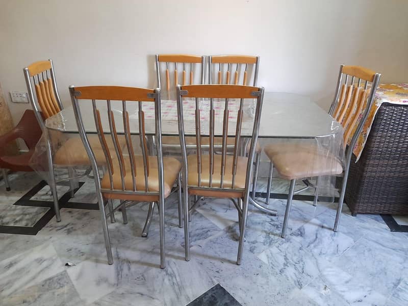 Dinning table 0