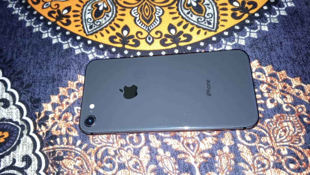 IPHONE 8 0