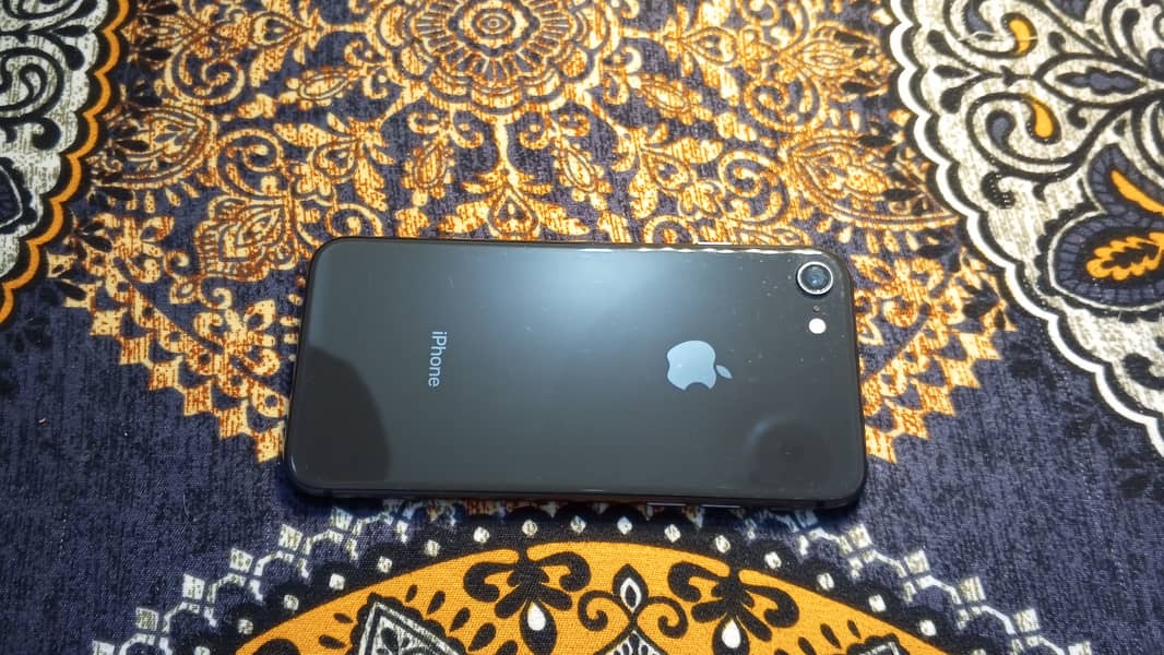 IPHONE 8 2