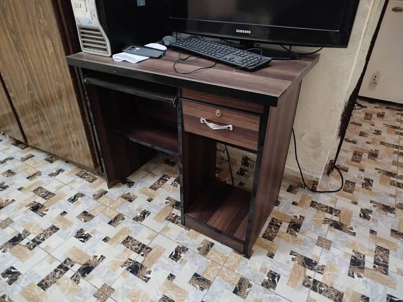 Computer / Study Table with Drawer & CPU Space – Good Condition 1