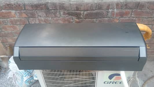 Gree 1 Ton DC Inverter AC - Excellent Condition - Adnan & Sons