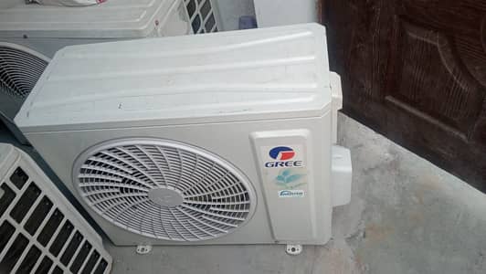 Gree 1 Ton DC Inverter AC - Excellent Condition - Adnan & Sons