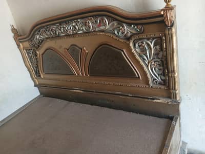 King size bed all okay condition picture in